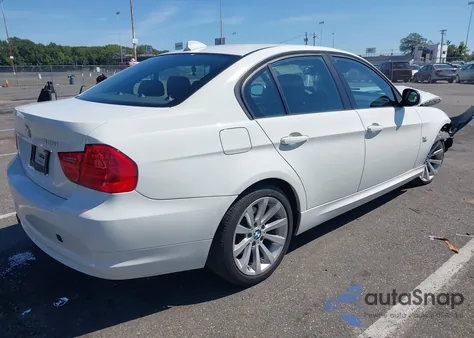 2011 BMW 328I xDrive z USA, uszkodzony, nr VIN WBAPK5C57BF126074